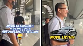 Menteri Sandiaga Uno terpaksa numpang mobil Patwal lantaran Mobil Listriknya mogok (Foto tangkapan layar IG sandiaga)