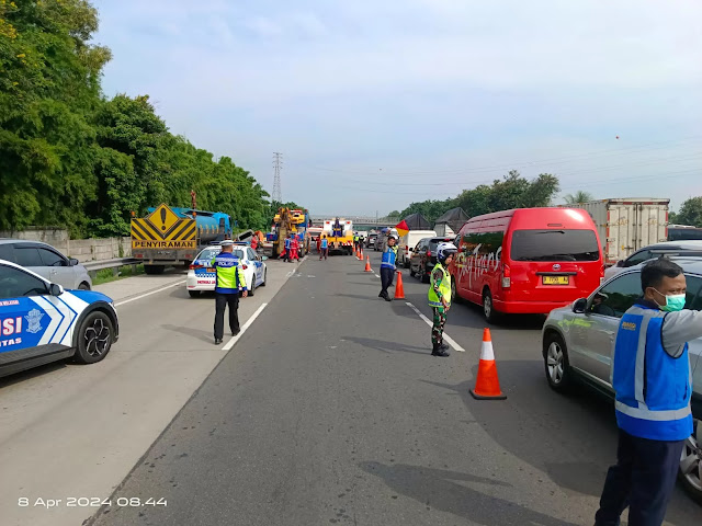 Kecelakaan Terjadi Di KM 58 Tol Jakarta-Cikampek, Lalu Lintas Padat ...