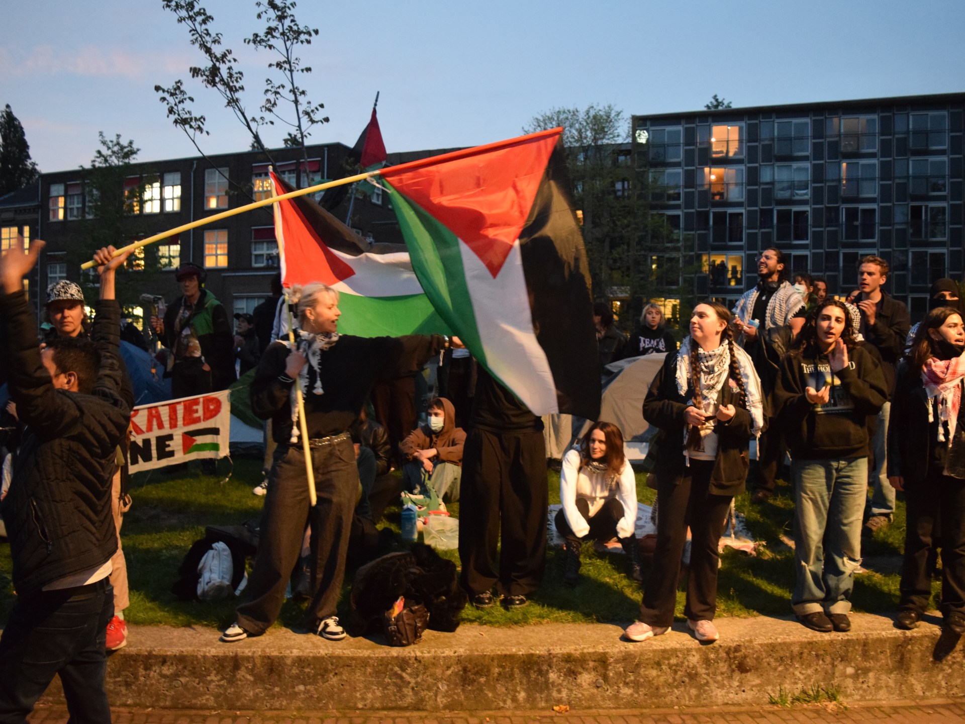 Mahasiswa Belgia Dan Belanda Protes Perang Israel Di Gaza | Berita ...