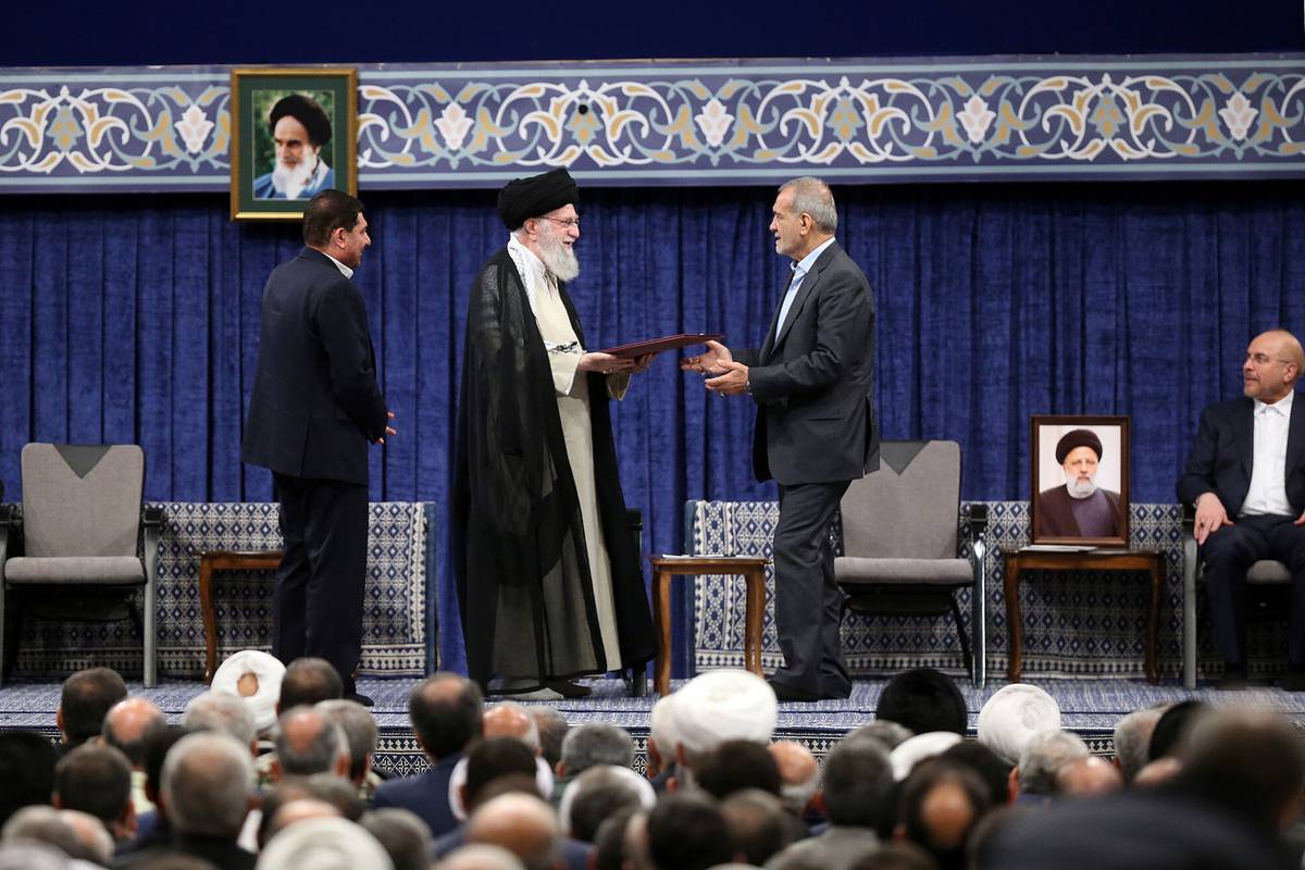 Masoud Pezeshkian Resmi Dilantik Jadi Presiden Iran Oleh Pemimpin