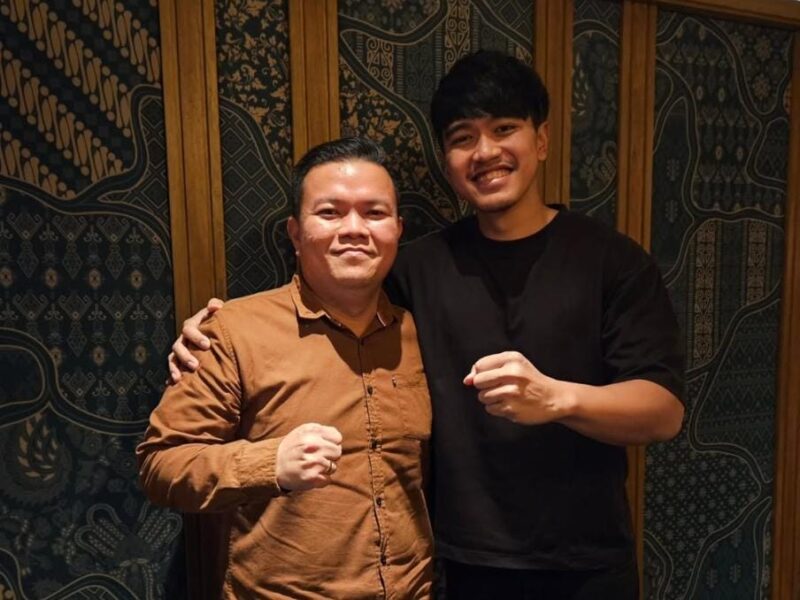 Arbi Leo bersama Ketua Umum Partas Solidaritas Indonesia (PSI)