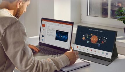 Amazon menawarkan monitor HD portabel 15,6 "di bawah harga Black Friday, dengan penutup gratis yang berfungsi ganda sebagai dudukan