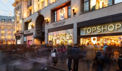Bos berjanji ke toko topshop saat plot ikon mode Inggris kembali