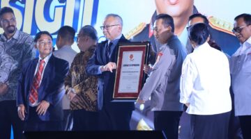 Kapolri Terima Penghargaan dari ITUC-AP, Tegaskan Komitmen Polri Kawal Kesejahteraan Buruh dan Stabilitas Industri