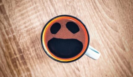 Wajah kopi berteriak