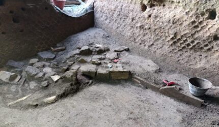 Setelah Gunung Vesuvius menghancurkan Pompeii, orang -orang kembali untuk hidup di antara reruntuhan