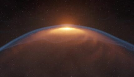 Disk protoplanet terdistorsi oleh depan kejutan