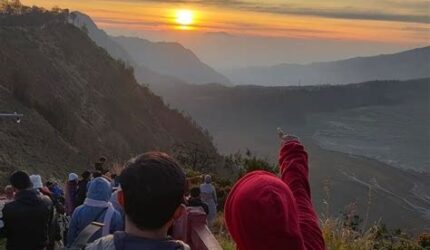 Bromo di Luar Sunrise: Aktivitas Seru Lainnya