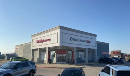 CVS Melaporkan Kerugian Besar Pada Klinik Oak Street yang Devaluasi Tapi Biaya Aetna Stabil