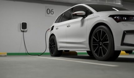 Hibrida Plug-in Tidak Ramah Iklim Seperti Kelihatannya, Kata Para Peneliti