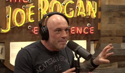 Joe Rogan Tertarik pada Tweet Trump Palsu Tentang Protes Tanpa Raja