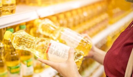 Belanja Supermarket Minyak Goreng