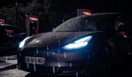 Rupanya Beberapa dari Anda Membutuhkan Pengingat Halloween bahwa Tesla Tidak Dapat Mendeteksi Hantu