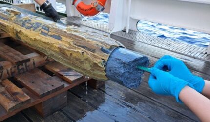 Lumpur Serpentinit Biru