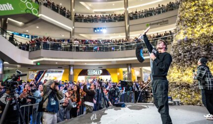 Bintang Besar, Toko Baru, Hadiah Uang Tunai