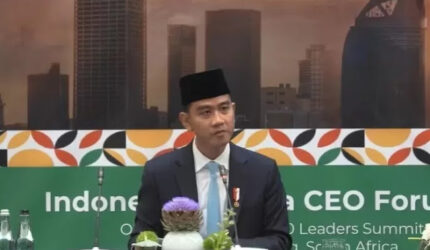 Dari Pengumuman Bebas Visa hingga Keliling Ruangan Sapa Delegasi