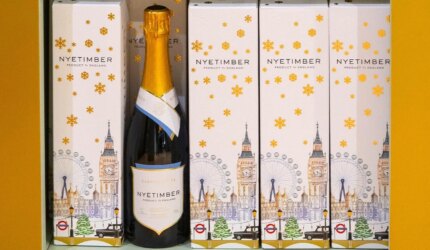 English Bubbly Akan Berkilau Di Bandara Heathrow London