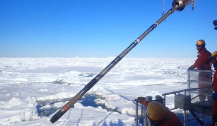 Coring Sedimen Laut Ekspedisi Penelitian Antartika Jepang ke-61