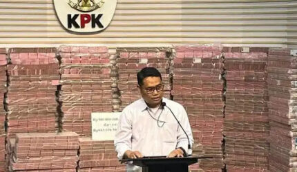 Mengapa KPK Sebelumnya Tak Pernah Pamer Tumpukan Uang Rampasan Kasus Korupsi?