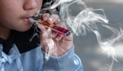 Vaping Remaja Remaja Asia