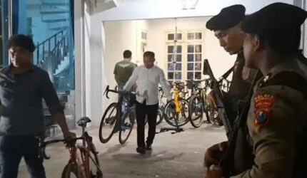 Geledah Rumah Direktur RSUD dr Harjono, KPK Sita Jam Tangan Mewah, 24 Sepeda, Rubicon dan BMW