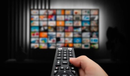 Layanan Streaming Saluran Remote Control Televisi VOD