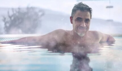 Selamat Orang Tua Air Panas Panas Cuaca Musim Dingin