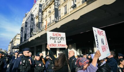 Toko Shein Paris Pertama Memprovokasi Reaksi Keras dan Antrean Panjang