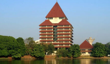 UI Jangan Cari Duit seperti Korporasi