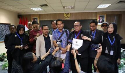 Ajukan Gugatan ke KIP, Bonatua Silalahi Persoalkan Penyetaraan Ijazah Gibran