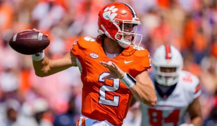 Clemson QB Cade Klubnik akan bermain di Pinstripe Bowl vs