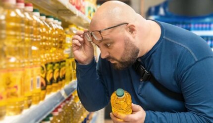 Belanja Minyak Goreng Pria Obesitas