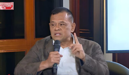 Kapolri Menantang Konstitusi Secara Frontal