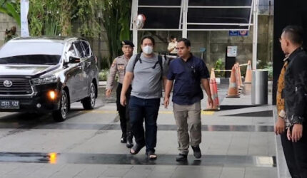 Petugas KPK Ditabrak saat OTT Kejari HSU, Begini Kondisinya