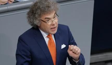 Politisi AfD didakwa memberi hormat Nazi di Bundestag