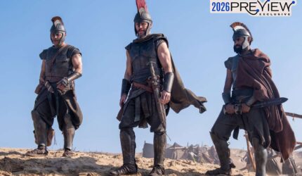 Gambar baru 'The Odyssey' menunjukkan Matt Damon, Anne Hathaway, Tom Holland sebagai keluarga yang terpecah (eksklusif)