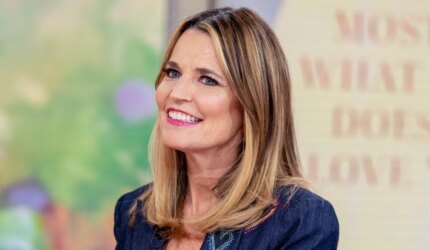 Savannah Guthrie Menjalani Operasi untuk Merawat Pita Suaranya