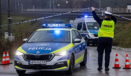 Tiga penggemar sepak bola Spanyol dirawat di rumah sakit setelah diserang oleh 'hooligan Polandia bertopeng' di jalan raya