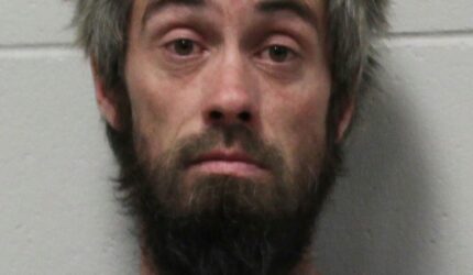 Tuduhan kekerasan dalam rumah tangga untuk Richard Falor, tunangan Rebecca Park – 910News.com