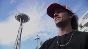 'Ya Tuhan, mereka akan melompat': Video menangkap pelompat Space Needle BASE