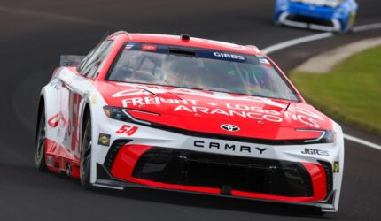 Pembaruan langsung Brickyard 400 | Ty Gibbs memenangkan Tahap 1 setelah Larson gagal memimpin