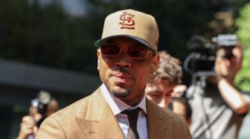 Penyanyi Chris Brown mengaku bersalah atas pertengkaran di klub malam London